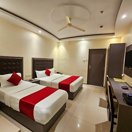 Hotel Bkc Inn - Near Trade Center, Visa Consulate Bombaj Zewnętrze zdjęcie